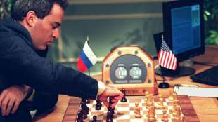 Das SID-Kalenderblatt am 10. Februar: Kasparow verliert gegen Schachcomputer "Deep Blue"