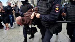 Polizei nimmt in Moskau fast 200 Demonstranten fest