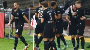 Dank Trapp und Hauge: Eintracht st&uuml;rmt vorzeitig in die K.o.-Runde 