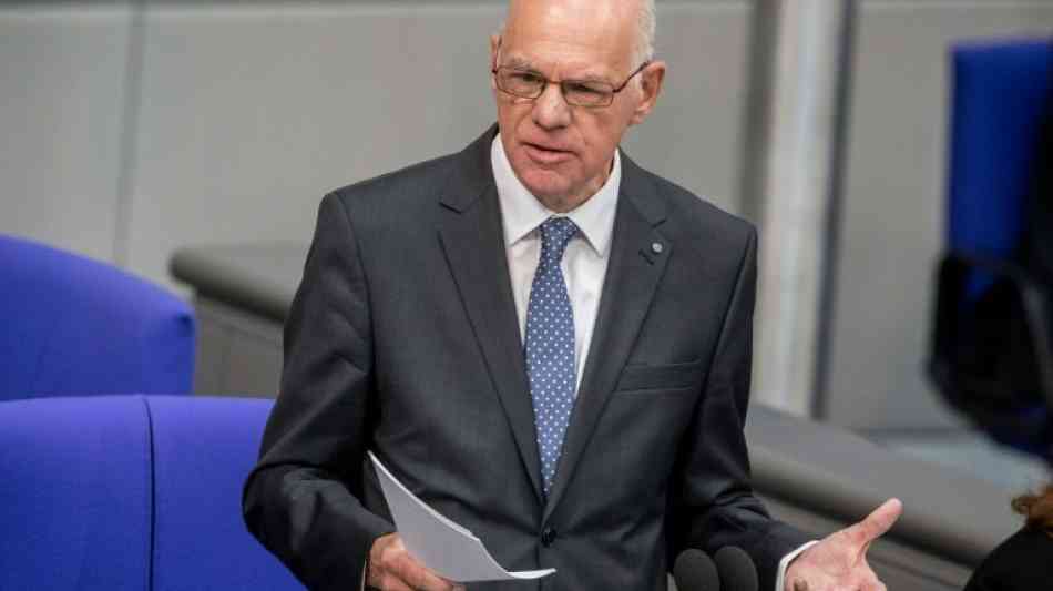 Lammert fordert zum Abschied mehr Kontrolleifer des Bundestags