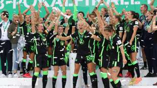 Geister-Double mit Rekord: Wölfinnen gewinnen Final-Krimi im Elfmeterschießen
