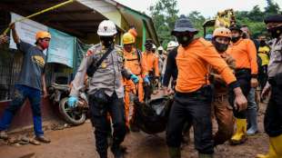 Mindestens elf Tote durch Erdrutsche in Indonesien