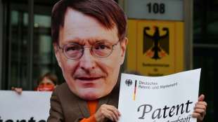 Protest vor Gesundheitsministerium zur Freigabe von Covid-Impfstoff-Patenten