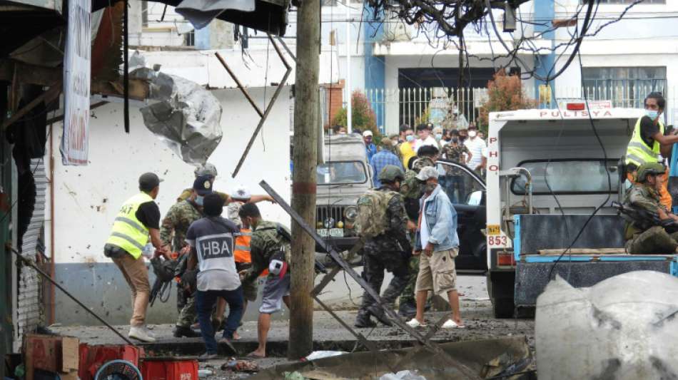 Zehn Tote und dutzende Verletzte bei Bombenanschlag in den Philippinen