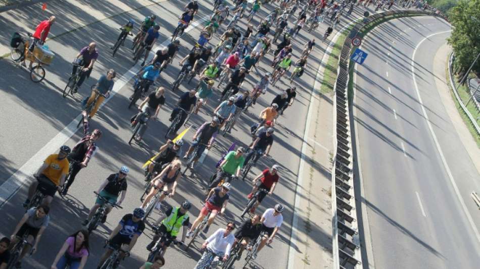 Oberverwaltungsgericht verbietet Fahrraddemonstration auf Autobahn 4 in Sachsen