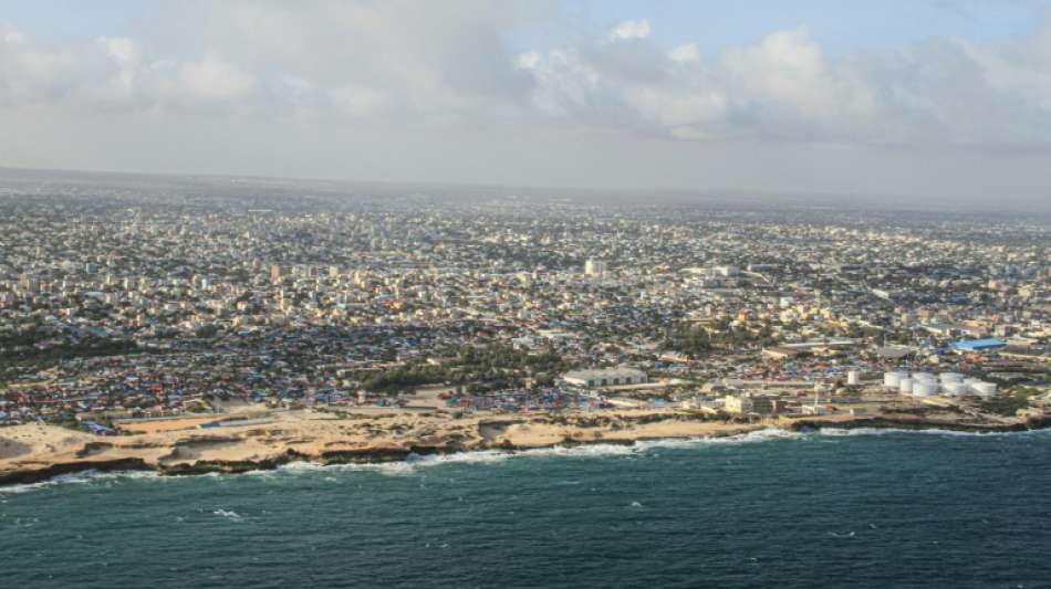 Polizei: Mehr als 20 Tote bei Bombenanschlag in Mogadischu 
