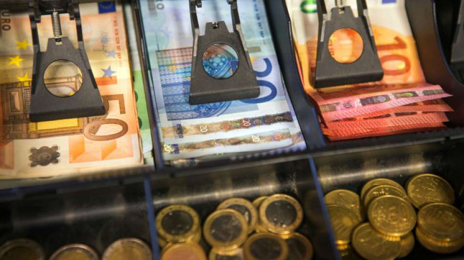 Neunjährige bringt auf Straße gefundenen Zehn-Euro-Schein zur Polizei