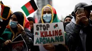 Tausende Menschen demonstrieren in London gegen Taliban