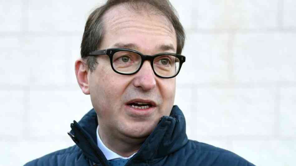Dobrindt wirft der SPD eine "Flucht nach links" vor