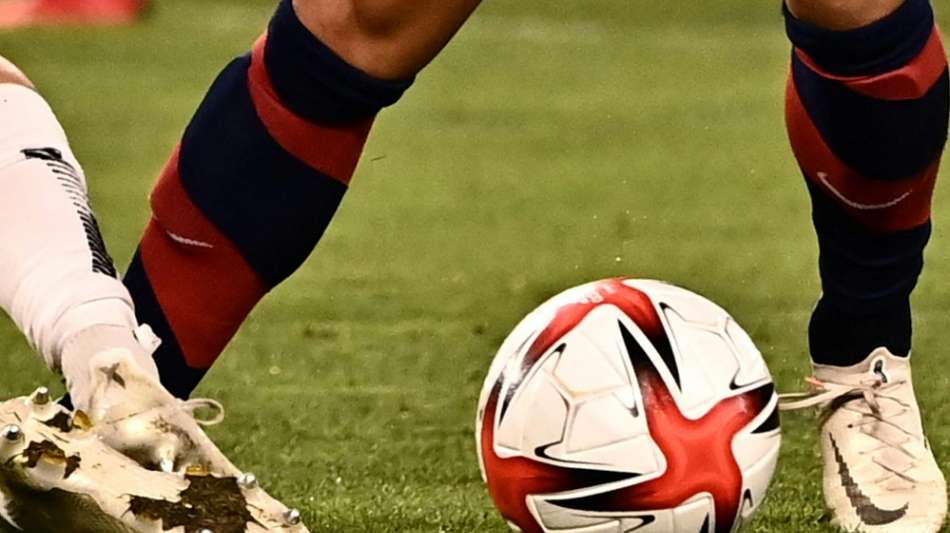 Sexuelle N&ouml;tigung, "inakzeptables" Verhalten: US-Fu&szlig;balltrainer Riley entlassen