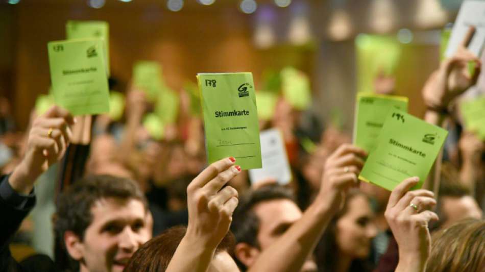 Grüne in Österreich stimmen Koalitionsvertrag mit der ÖVP zu
