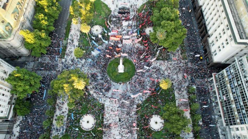 Tausende protestieren in Argentinien gegen R&uuml;ckzahlungsabkommen mit dem IWF