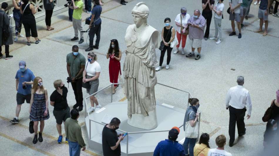 Hunderte Besucher bei Wiedereröffnung des Metropolitan Museums in New York