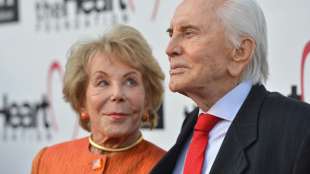 Witwe von Kirk Douglas im Alter von 102 Jahren gestorben