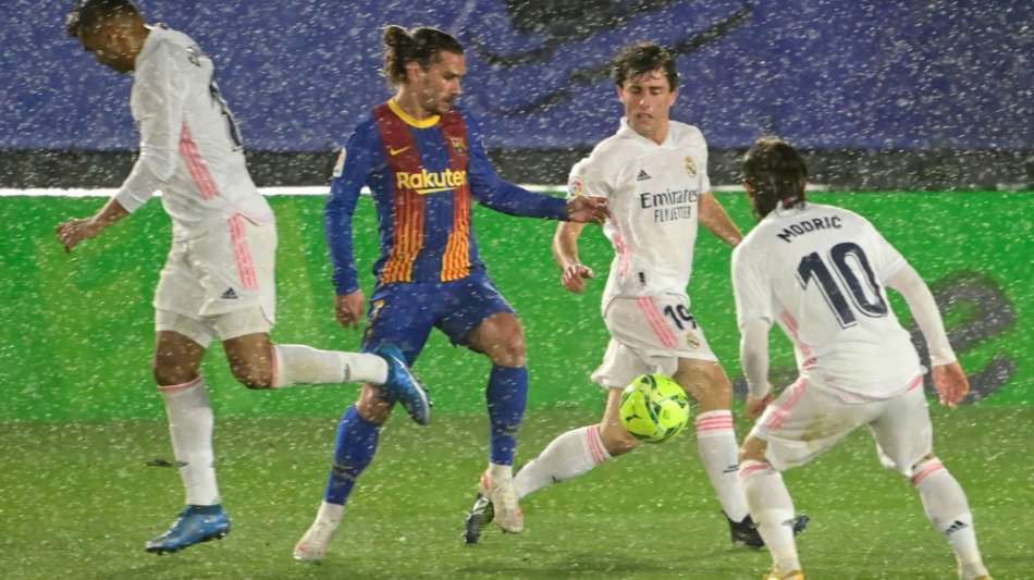 Barcelona trifft Real zum Clasico der gefallenen Riesen