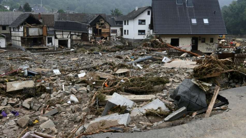 Bundeskanzlerin Merkel besucht von Unwetter schwer getroffenes Eifeldorf Schuld