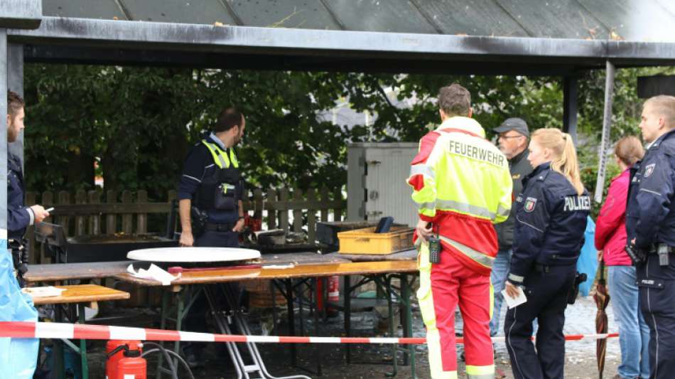 Sechs Menschen nach Fettexplosion bei Brauchtumsfest in Lebensgefahr