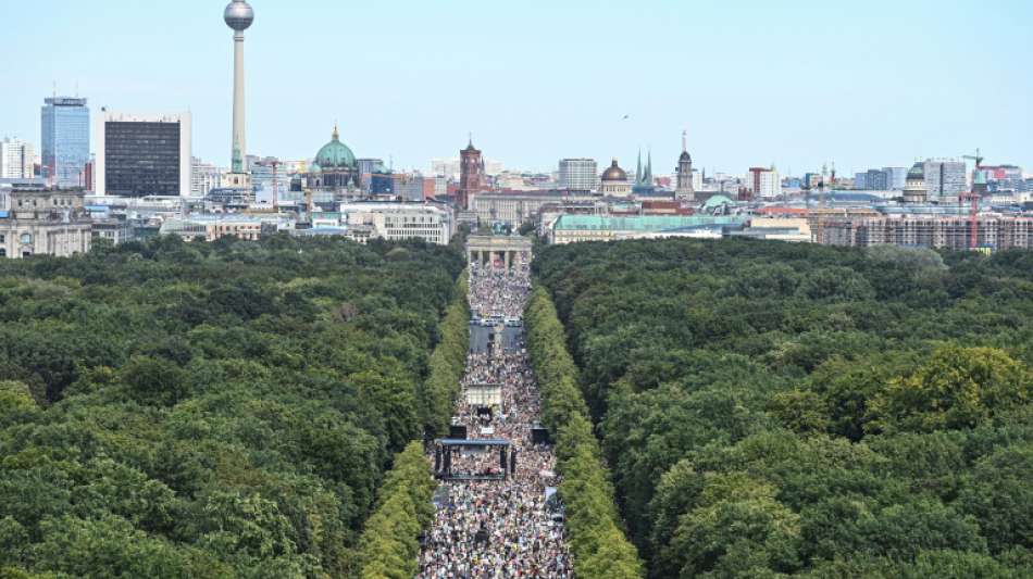 Scholz fordert Einhaltung von Hygiene-Regeln bei Anti-Corona-Demo