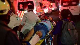 13 Tote und rund 70 Verletzte bei Einsturz von Metro-Brücke in Mexiko-Stadt