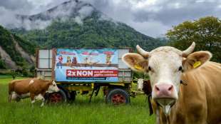 Hochrechnungen: Schweizer lehnen in Referendum Pestizid-Verbot ab