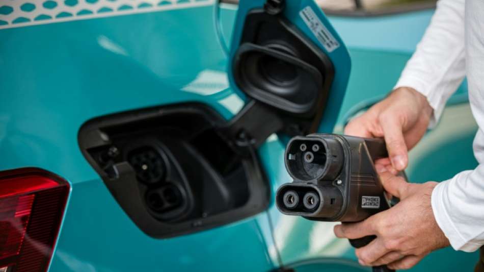 Autoindustrie: Ausbau der Ladeinfrastruktur weit hinter Bedarf 