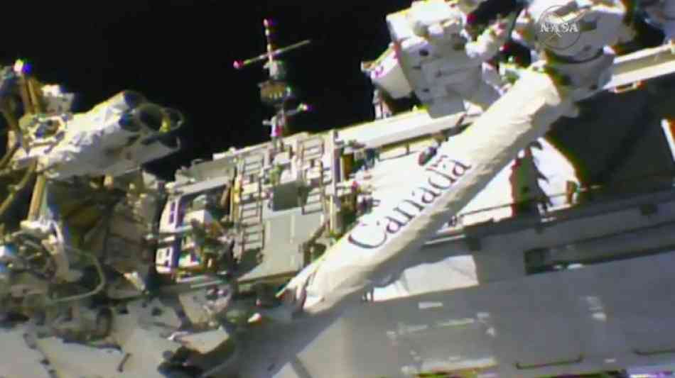 Außeneinsatz von US-Astronauten zur Reparatur von Roboterarm der ISS