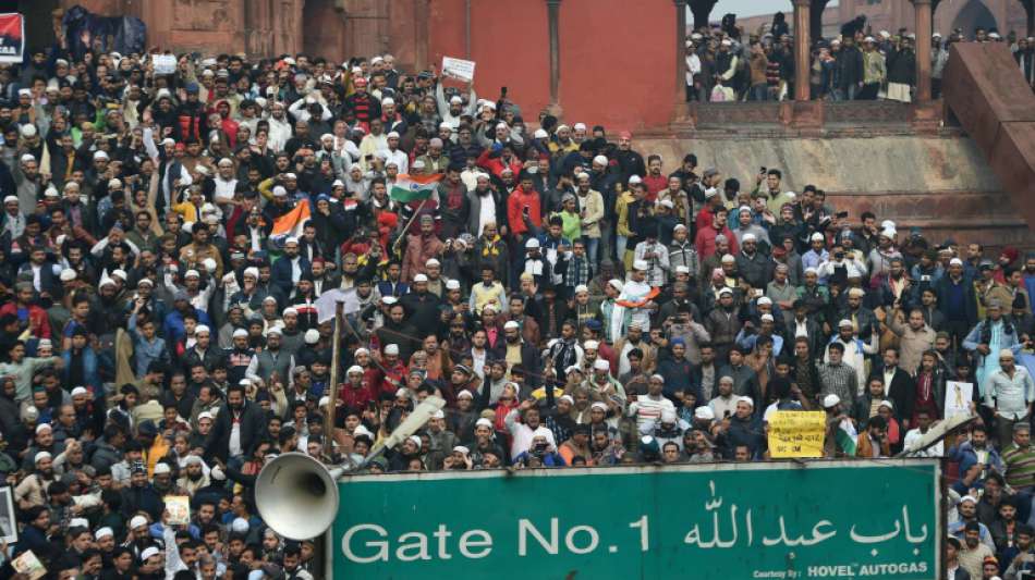 Fünf Tote bei neuen Massenprotesten gegen Einbürgerungsrecht in Indien 