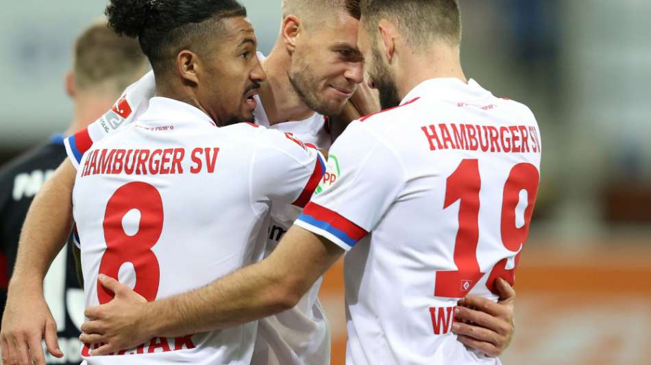 Hamburg hält Tempo hoch, Kiel springt auf Platz drei