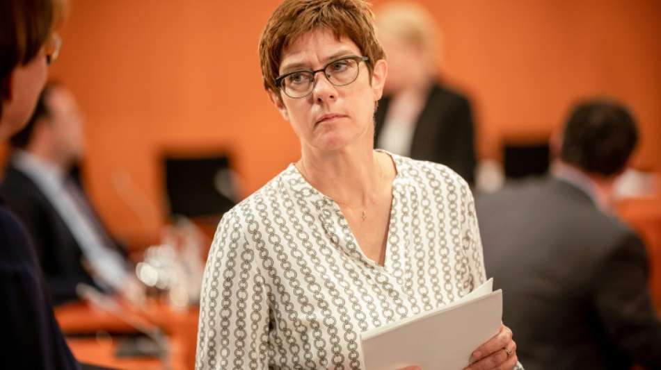 Kramp-Karrenbauer rechnet mit "Kampfabstimmung" um ihre Nachfolge