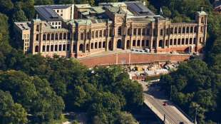 Bayerische Abgeordnete m&uuml;ssen vorl&auml;ufig im Landtag weiter Maske tragen