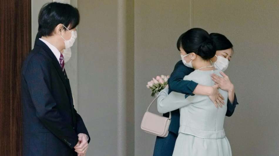 Japans Prinzessin Mako gibt b&uuml;rgerlicher Jugendliebe das Ja-Wort