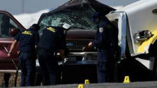 Mehr als ein Dutzend Tote bei Verkehrsunfall in Kalifornien