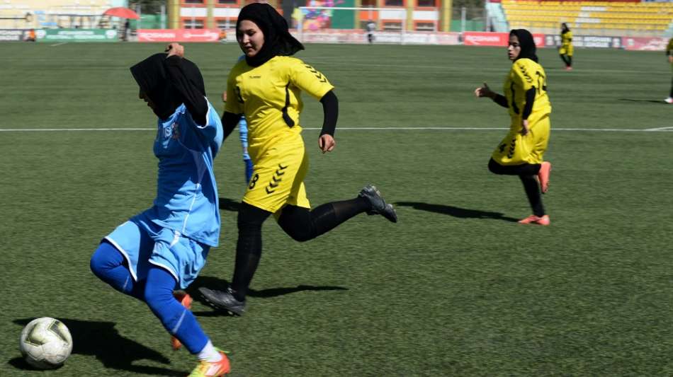 Kabul: Fu&szlig;ballerinnen vor Taliban-Terror-Bestien gerettet