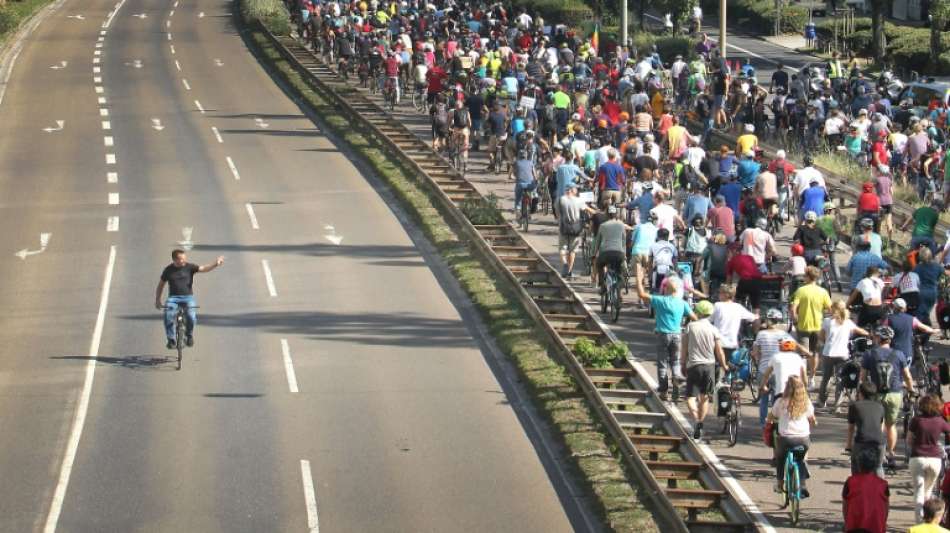 B&uuml;ndnis klagt gegen Demo-Verbot auf M&uuml;nchner Autobahnen gegen Automobilmesse 