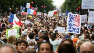 Rund 140.000 Menschen protestieren gegen den Gesundheitspass in Frankreich 
