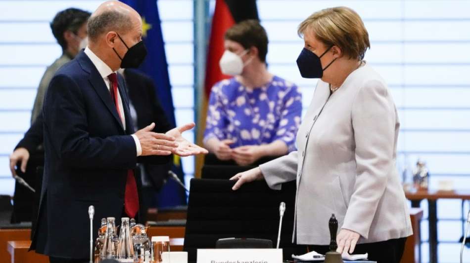 Opposition fordert von Regierung bessere Vorbereitung auf Corona-Herbst