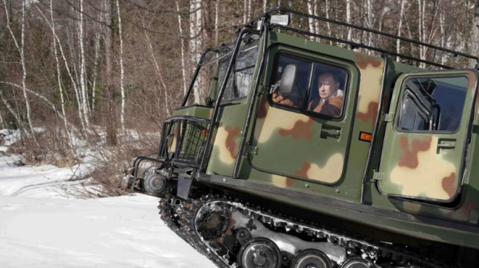 Putin stapft an Urlaubs-Wochenende durch sibirischen Schnee