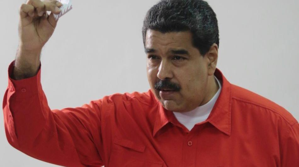 Venezuela: Armee stellt sich hinter Präsident Nicolás Maduro
