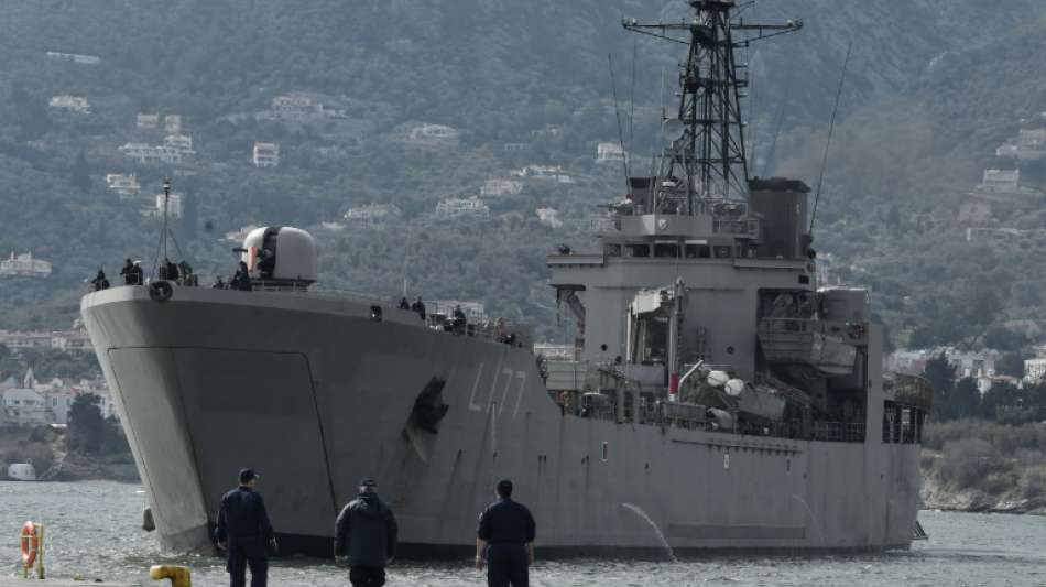 Griechenland will 500 Geflüchtete auf Marineschiff vor Lesbos unterbringen
