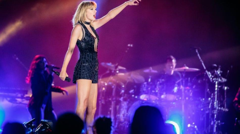 USA: Taylor Swift sagt gegen angeblichen "Po-Grapscher" aus