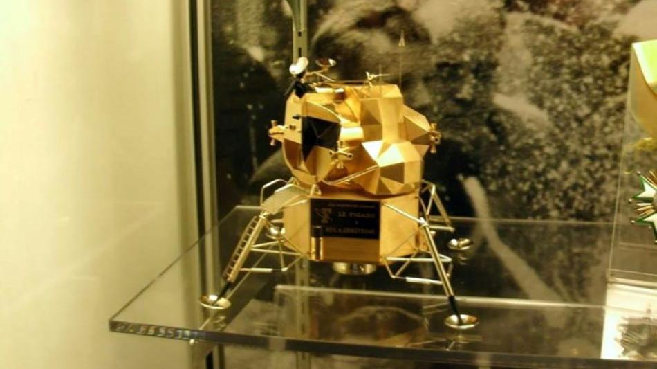 Polizei: Diebe stehlen Apollo-Modell aus Neil-Armstrong-Museum
