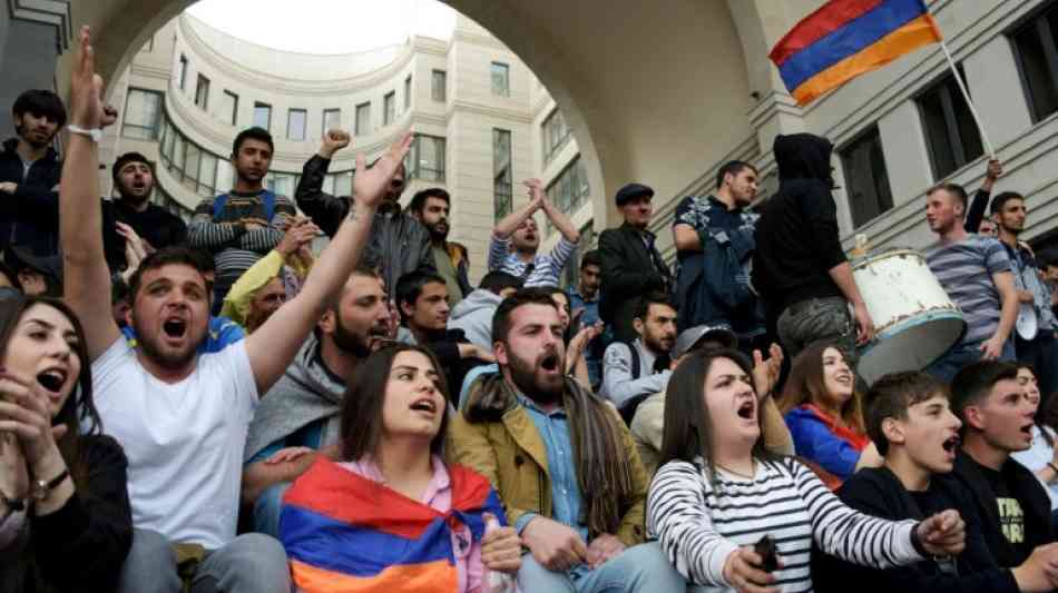 Dutzende Festnahmen bei Protesten gegen Sarkissjan in Armenien