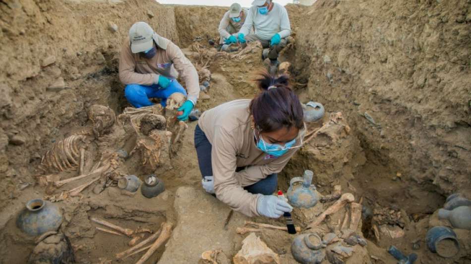 Arch&auml;ologen in Peru entdecken jahrhundertealtes Massengrab