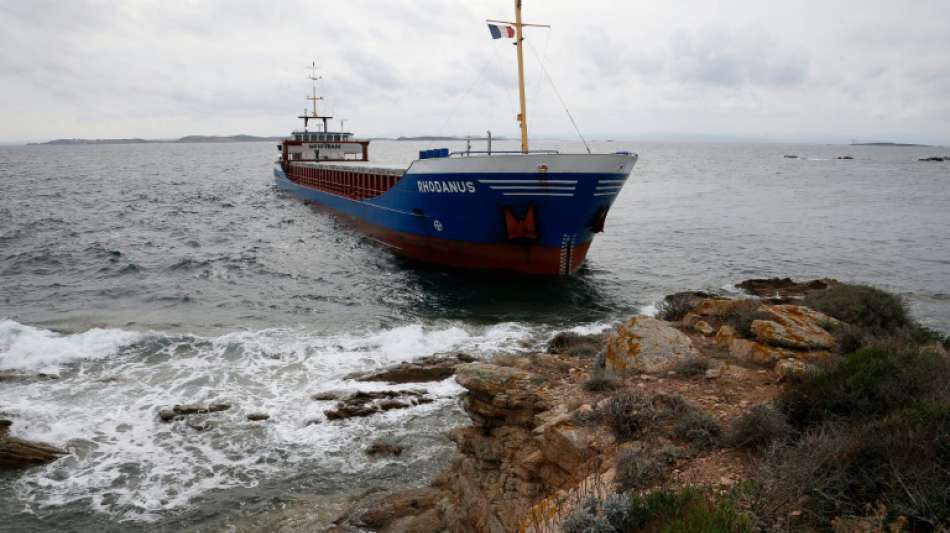 Frachtschiff läuft in geschütztem Meeresreservat vor Korsika auf Grund