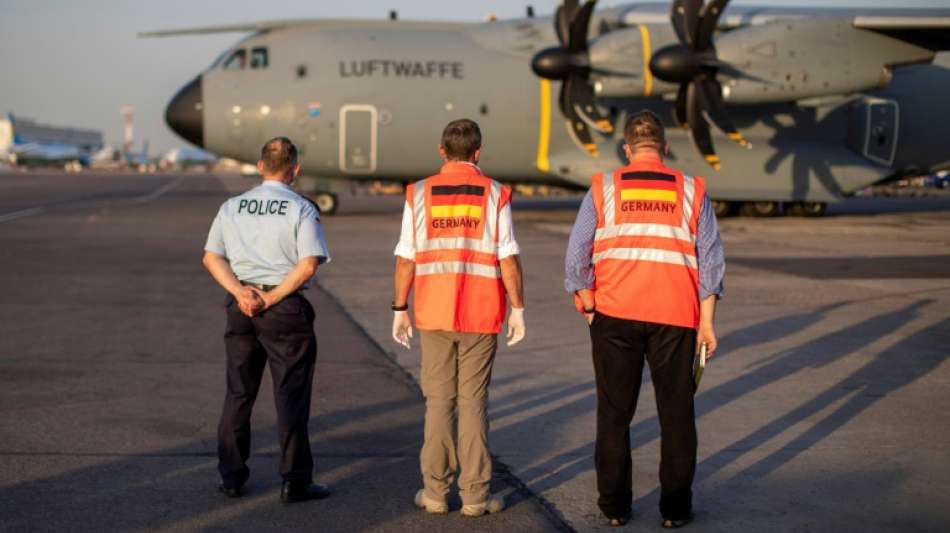 Bundeswehr bringt Hilfsgüter zum Kabuler Flughafen