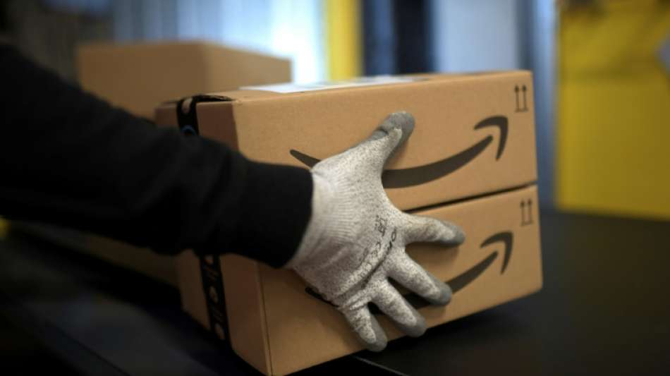 Amazon hebt L&ouml;hne f&uuml;r mehr als halbe Million Besch&auml;ftigte an 