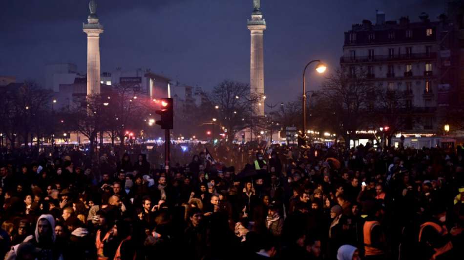 Frankreichs Gewerkschaften drohen mit Protesten auch über Weihnachten