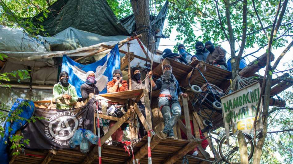 NRW-Innenminister Reul räumt Kommunikationsmängel bei Baumhausräumung ein