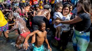 Mehr als 10.000 Migranten campieren an s&uuml;dlicher US-Grenze