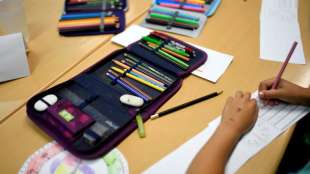 Lehrerverband fordert weiter Vorsicht an Schulen wegen Corona 